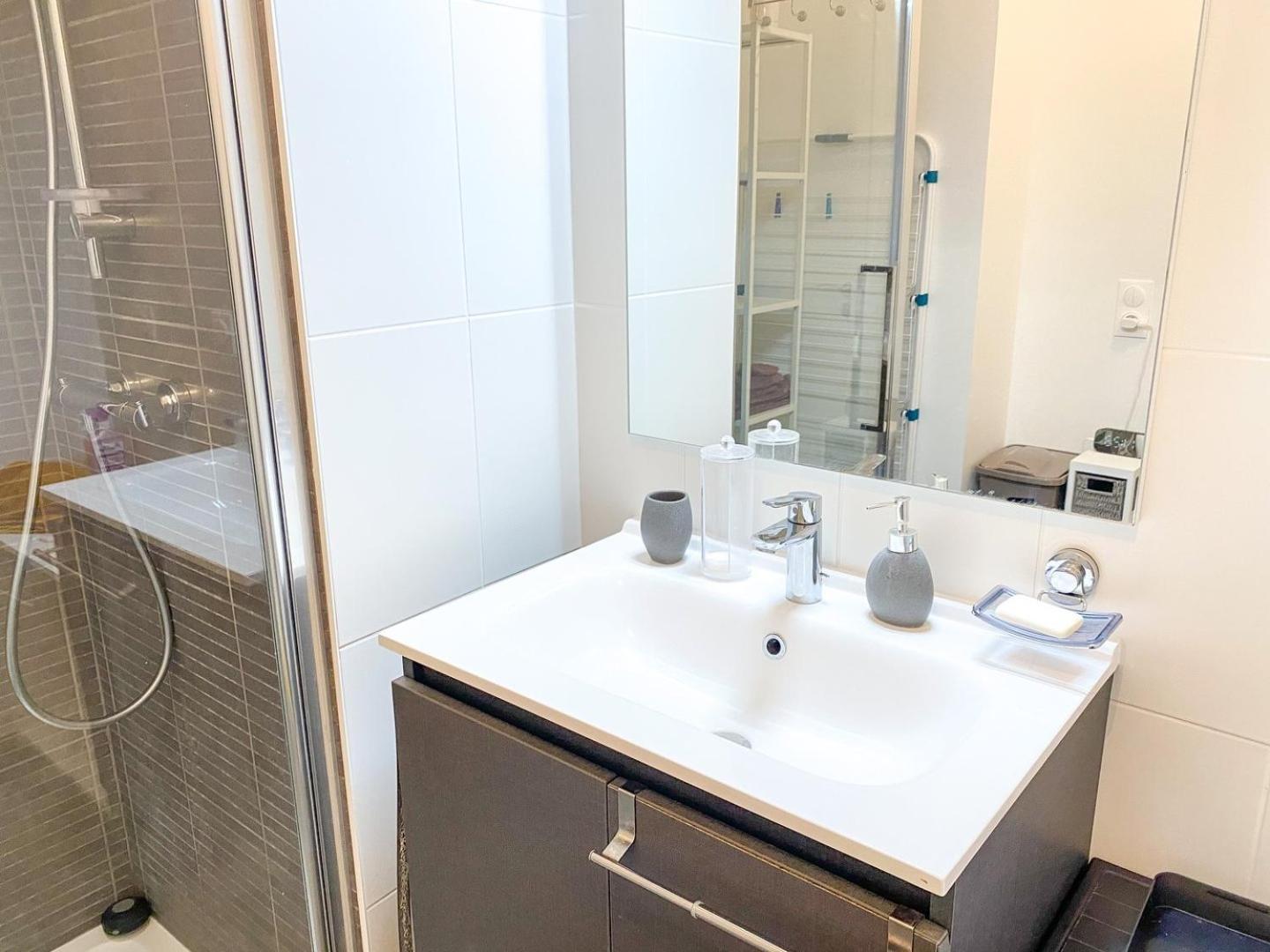 La Casa Moderna — Quiet, Modern Apartment Кан Екстериор снимка